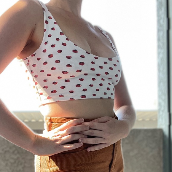 90s/Indie inspired John Galt Strawberry Lydia Tank Top - Picture 5 of 5